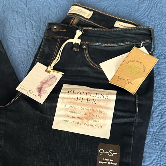 NWT Kiss Me Super Skinny Jessica Simpson Jeans - Picture 2 of 3